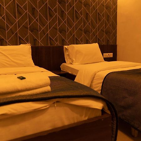 The Flamboyant Natraj Otel Bharuch Dış mekan fotoğraf