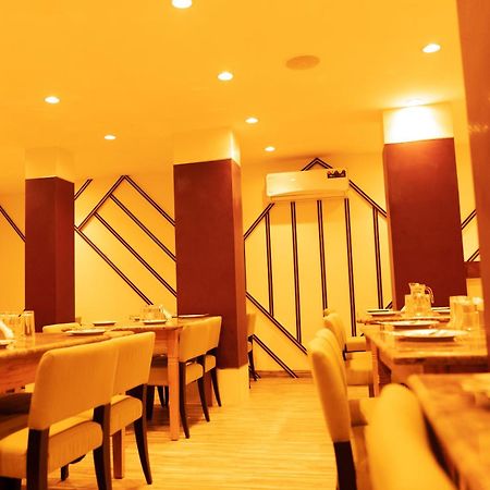 The Flamboyant Natraj Otel Bharuch Dış mekan fotoğraf