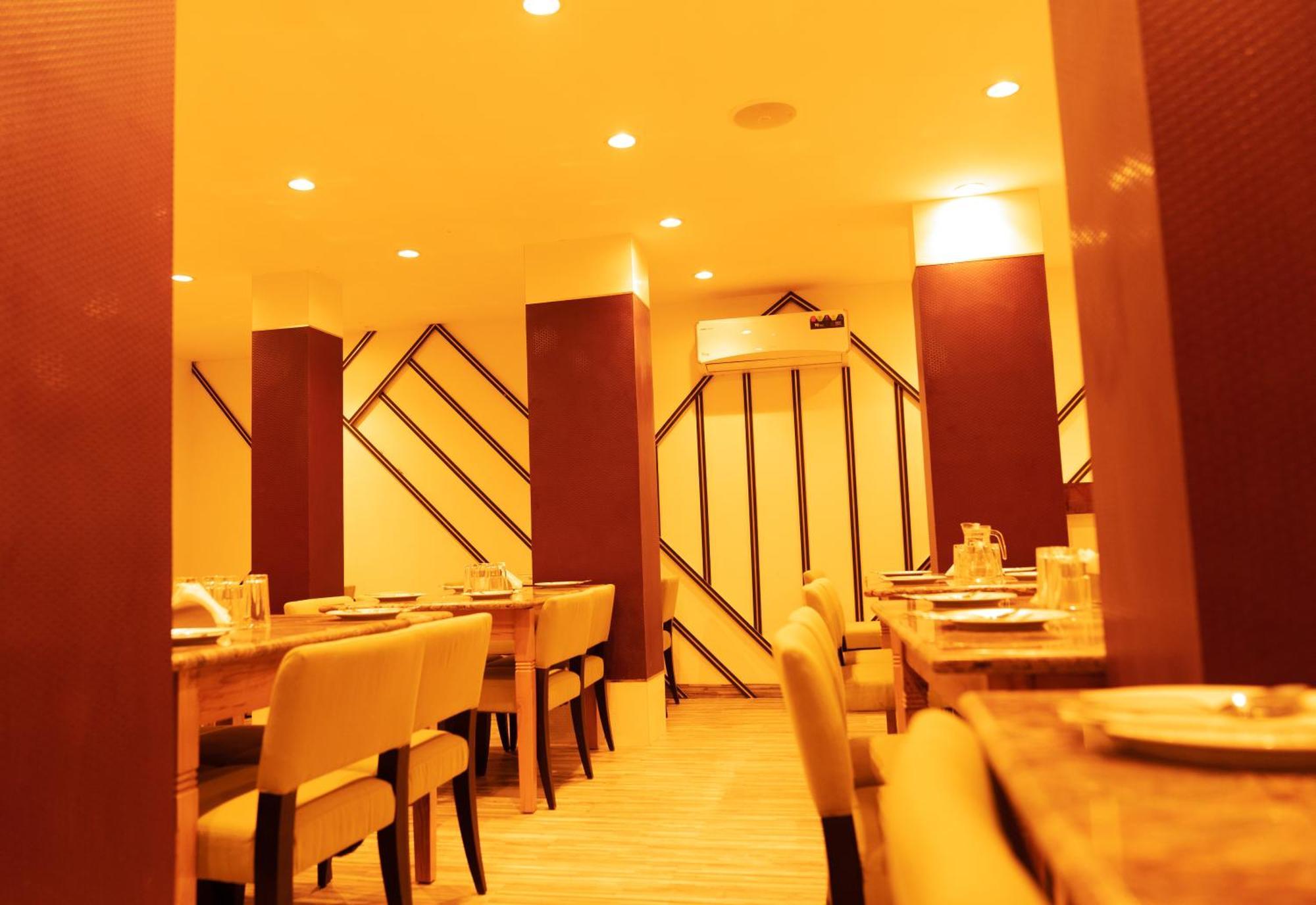 The Flamboyant Natraj Otel Bharuch Dış mekan fotoğraf
